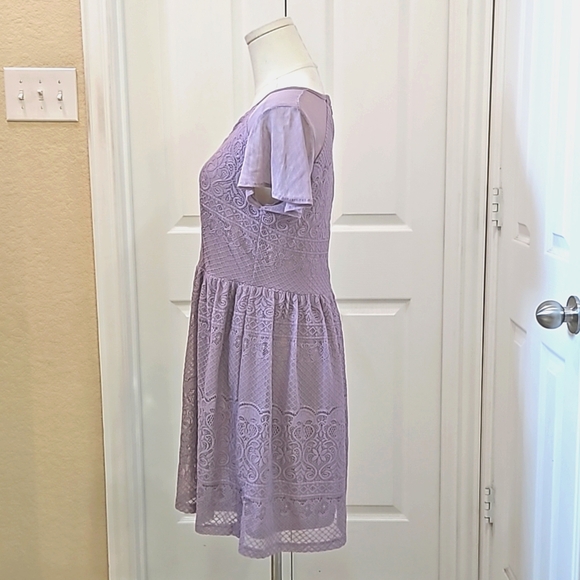 Xhilaration Pastel Purple Lace Flutter Sleeve Dress Size Small - Picture 2 of 8